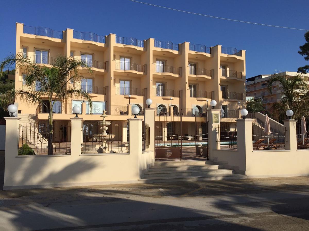 Hotel Riviera Palace Porto Empedocle Exterior foto